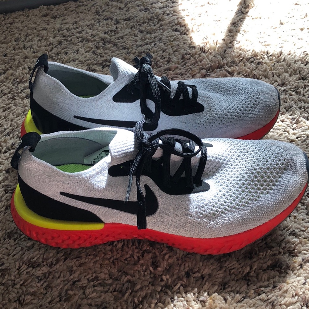 Nike Epic Flyknit React White/Red